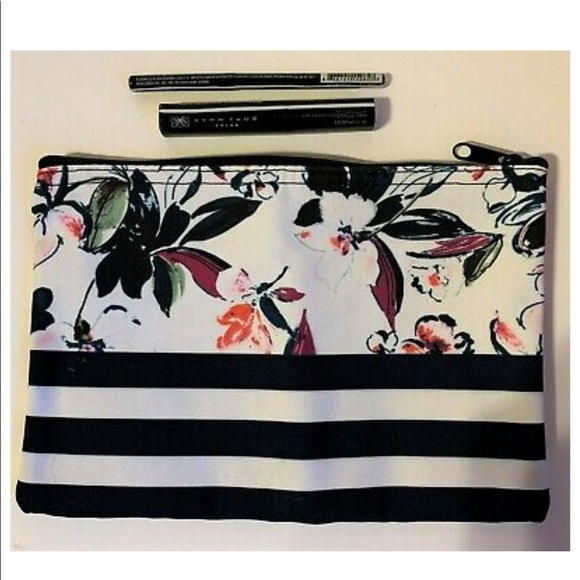 3-Piece True Color Makeup Bundle - Picture 2 of 3